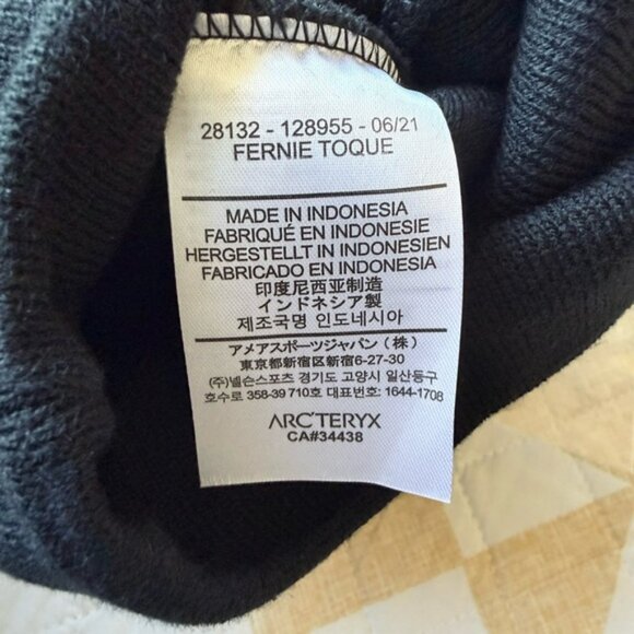 Arcteryx Black and White Knit beanie - Picture 3 of 5